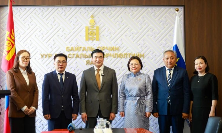БАЙГАЛЬ ОРЧИН, УУР АМЬСГАЛЫН ӨӨРЧЛӨЛТИЙН САЙД Б.БАТБААТАР ТАМГАА ГАРДЛАА